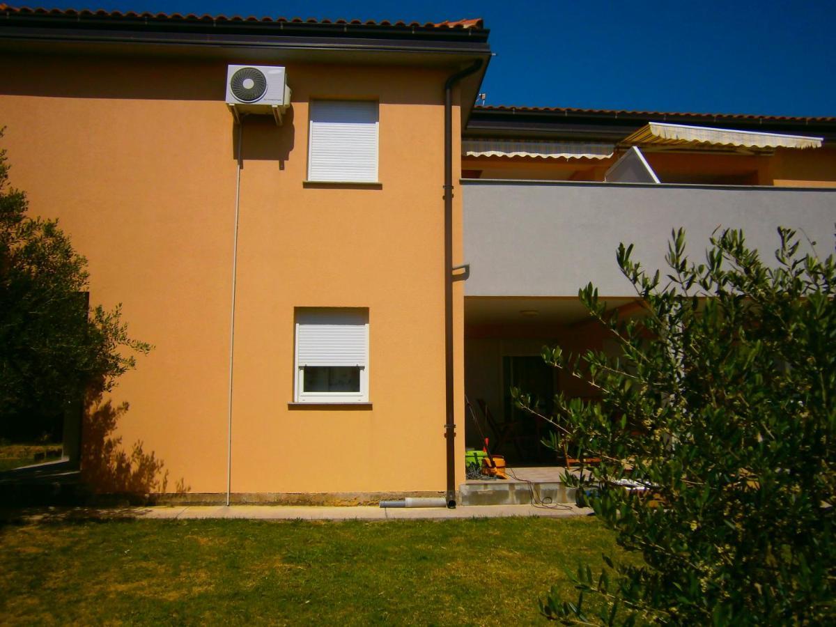 Zobic Family Apartments Rab Town Exterior photo