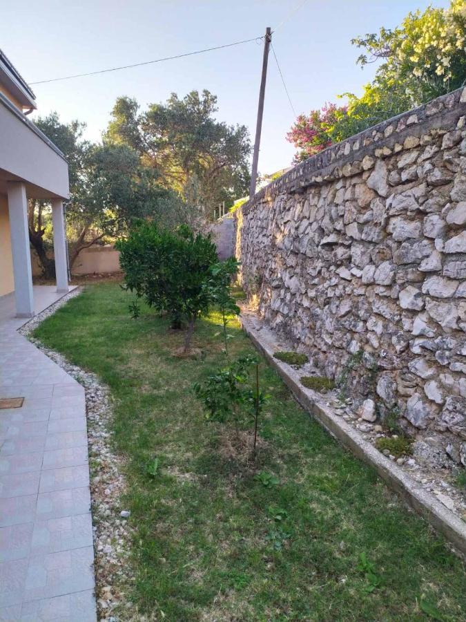 Zobic Family Apartments Rab Town Exterior photo